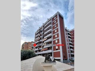 Bilocale in Vendita a Pomezia, 150'000€, 60 m²