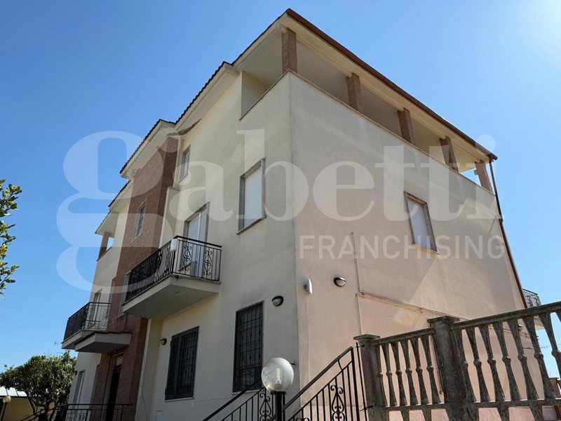 Attico in Vendita a Nettuno, 148'000€, 84 m²