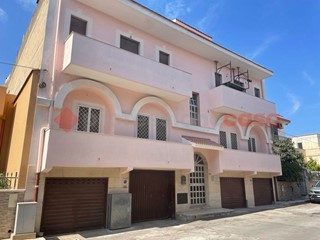 Quadrilocale in Vendita a Pulsano, 50'000€, 90 m²