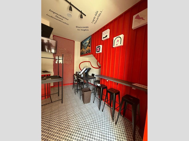 Attività commerciale in Affitto a Sant'Anastasia, 70 m²