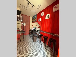 Attività commerciale in Affitto a Sant'Anastasia, 70 m²