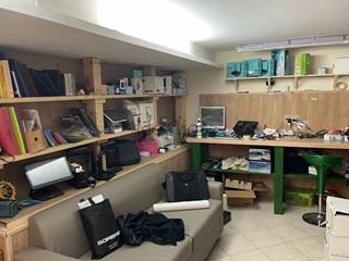 Negozio in Vendita a Napoli, 51'000€, 37 m²