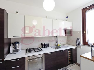 Quadrilocale in Vendita a Seregno, 289'000€, 145 m²