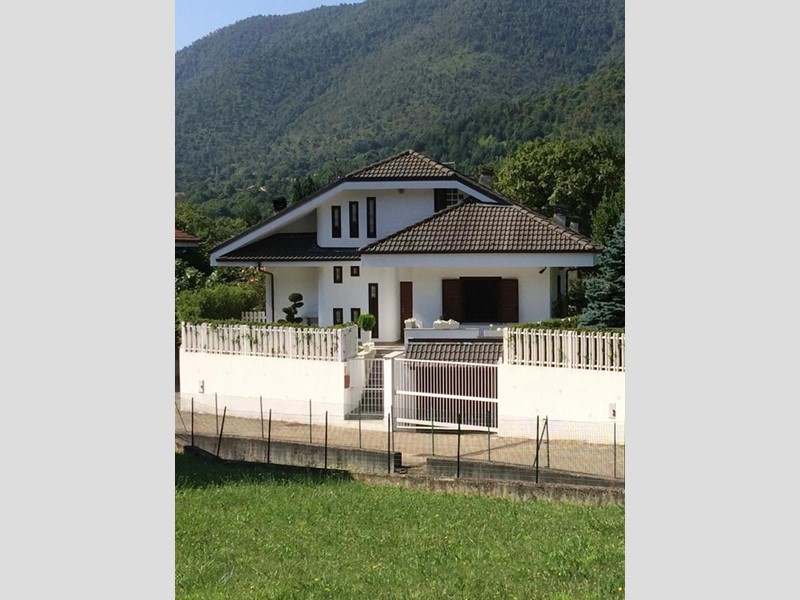 Villa in Vendita a Val della Torre, 329'000€, 180 m²