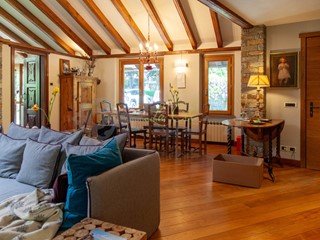 Casa Indipendente in Affitto a Courmayeur, zona Villair Inferiore, 400 m², con Box