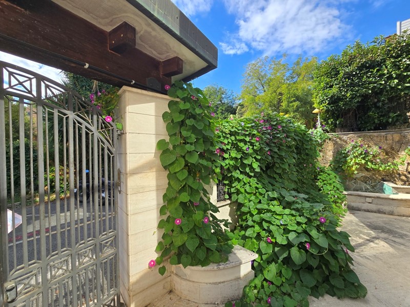 Quadrilocale in Vendita a Roma, 260'000&euro;, 129 m²