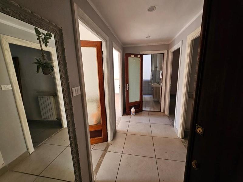 Appartamento in Vendita a Campomorone, 65'000€, 83 m²