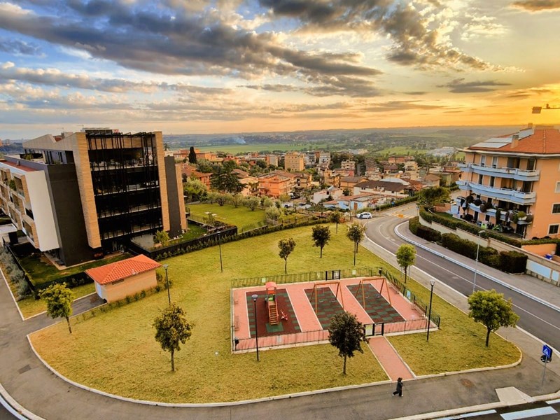 Appartamento in Vendita a Roma, zona Roma Nord appena fuori GRA, 695'000&euro;, 140 m², arredato, con Box