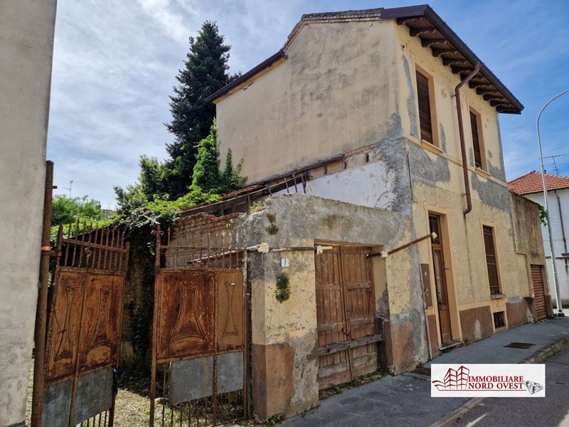 Terreno edificabile in Vendita a Legnano, 1140 m²