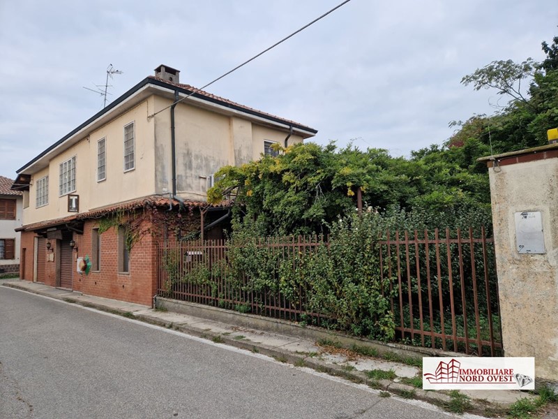 Casale in Vendita a Noviglio, 700'000€, 600 m²