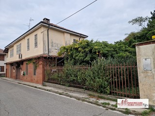 Casale in Vendita a Noviglio, 700'000€, 600 m²