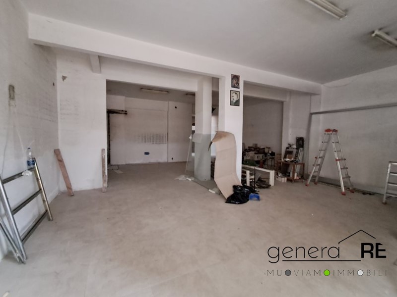 Negozio in Affitto a Pescara, 1'600€, 125 m²