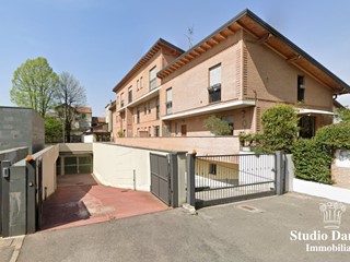 Casa Indipendente in Vendita a Verano Brianza, 168'000€, 75 m²
