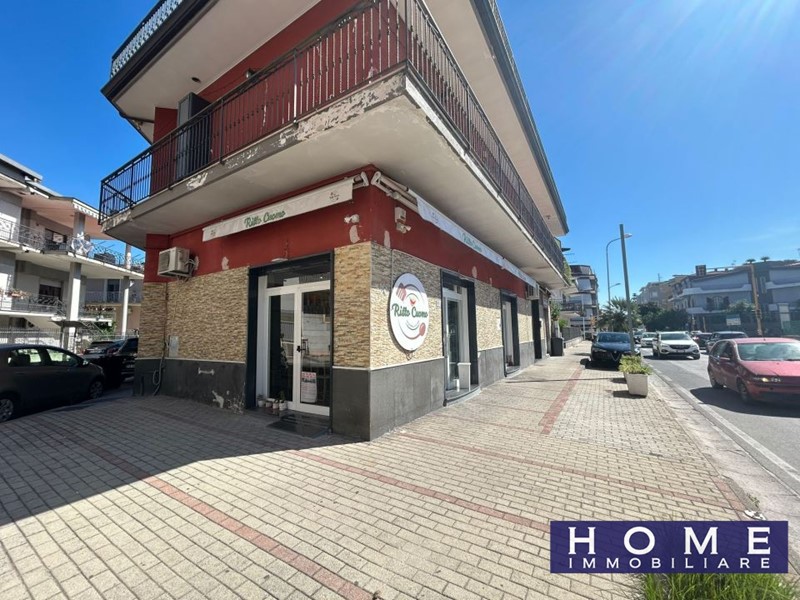 Negozio in Vendita a Frattamaggiore, 150'000€, 80 m²
