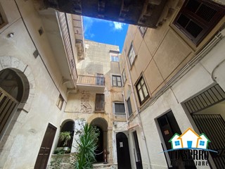 Appartamento in Vendita a Alcamo, 170'000€, 200 m²