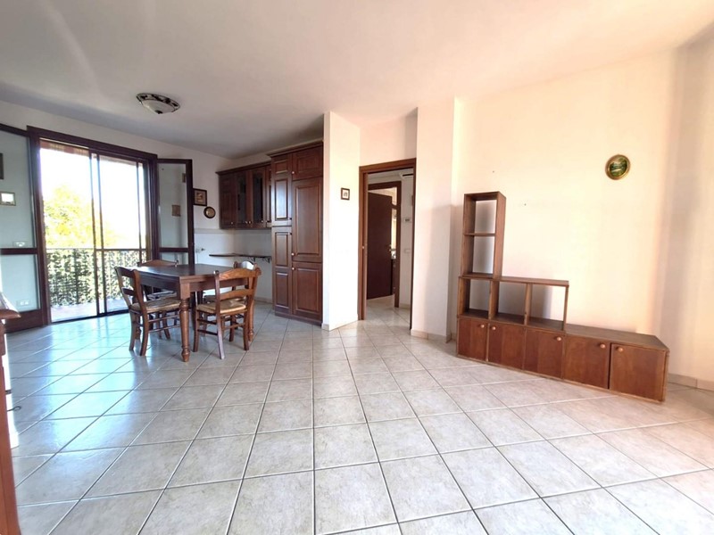 Trilocale in Vendita a Cascina, 218'000€, 76 m², con Box