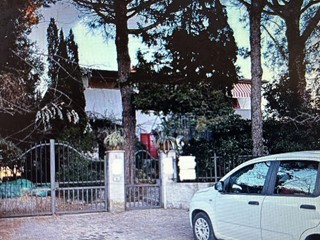 Appartamento in Vendita a Rosignano Marittimo, zona Vada, 185'650€, 270 m²