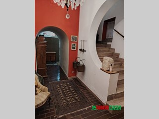 Appartamento in Vendita a Casirate d'Adda, 150'000&euro;, 180 m²