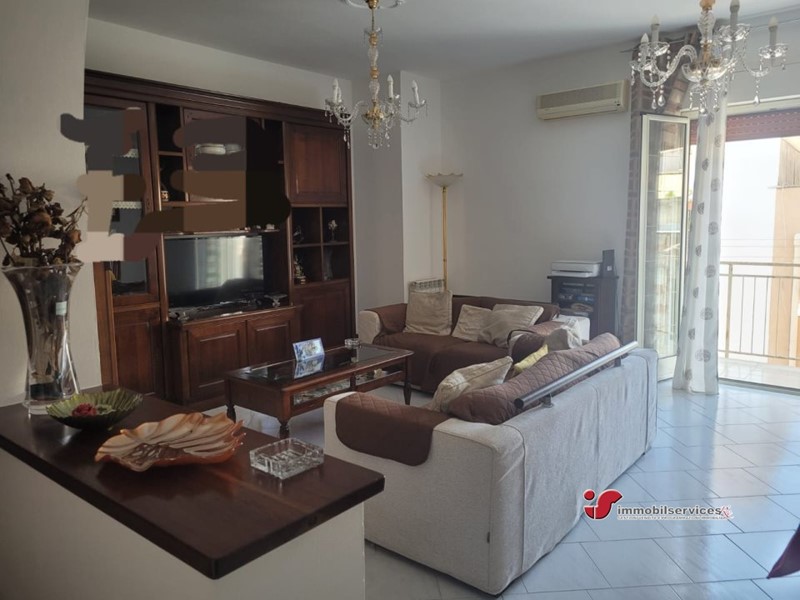 Trilocale in Vendita a Palermo, 165'000€, 136 m²
