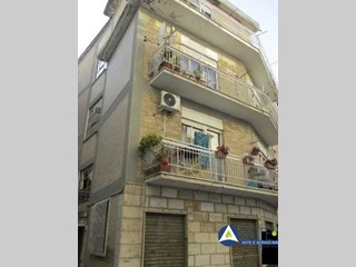 Negozio in Vendita a Formia, 93'600€, 89 m²