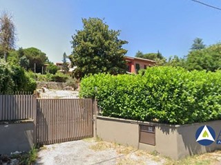 Villa in Vendita a Nemi, 157'500€, 399 m²