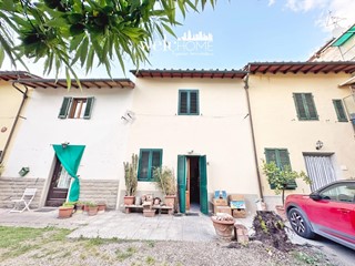 Casa Indipendente in Vendita a Firenze, zona Brozzi, 315'000€, 115 m²