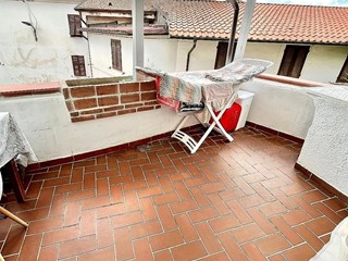 Casa Indipendente in Vendita a Massa, zona Ortola, 179'000&euro;, 135 m², arredato