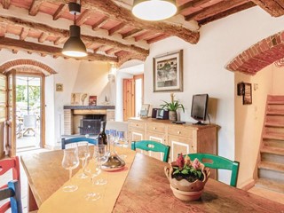 Casa di corte in Vendita a Calci, 345'000€, 180 m²