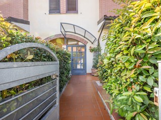 Villetta a schiera in Vendita a Cascina, 270'000€, 120 m²