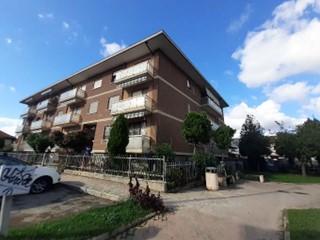 Appartamento in Vendita a Santena, 75'000€, 142 m²