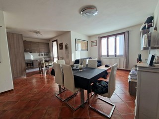 Trilocale in Vendita a Casciana Terme Lari, zona Perignano, 155'000€, 84 m², con Box