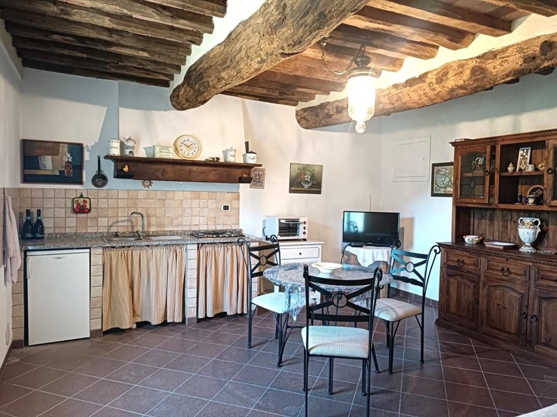 Trilocale in Vendita a Pescaglia, zona Focchia, 60'000€, 70 m², arredato