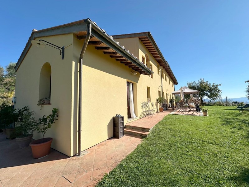 Casale in Vendita a Buggiano, zona Colle, 1'150'000€, 300 m²