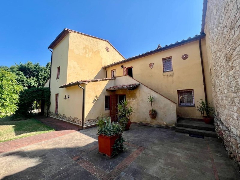 Villa in Vendita a Casciana Terme Lari, zona Collemontanino, 850'000€, 220 m², con Box