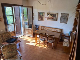 Casa Indipendente in Vendita a Cascina, 160'000€, 105 m², con Box