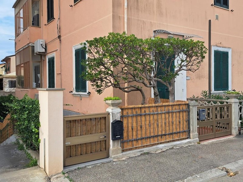 Bilocale in Vendita a Rosignano Marittimo, zona Rosignano Solvay, 130'000€, 44 m²