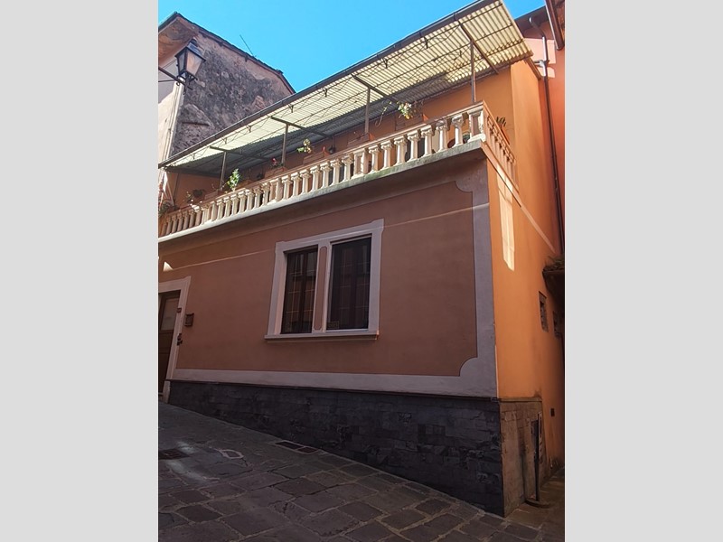Casa Indipendente in Vendita a Gallicano, 100'000€, 132 m²