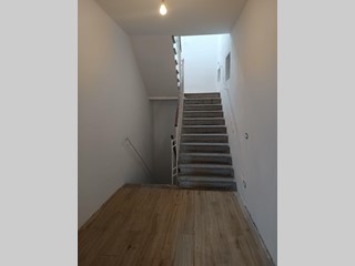 Appartamento in Vendita a Crespina Lorenzana, zona Lorenzana, 190'000€, 233 m²