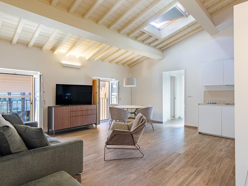 Trilocale in Vendita a Pisa, 395'000€, 92 m², arredato, con Box