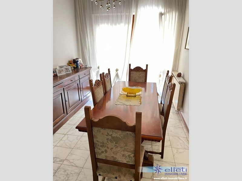 Quadrilocale in Vendita a Carrara, zona Avenza, 195'000€, 110 m², arredato