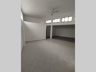 Laboratorio in Vendita a Carrara, 115'000€, 151 m²