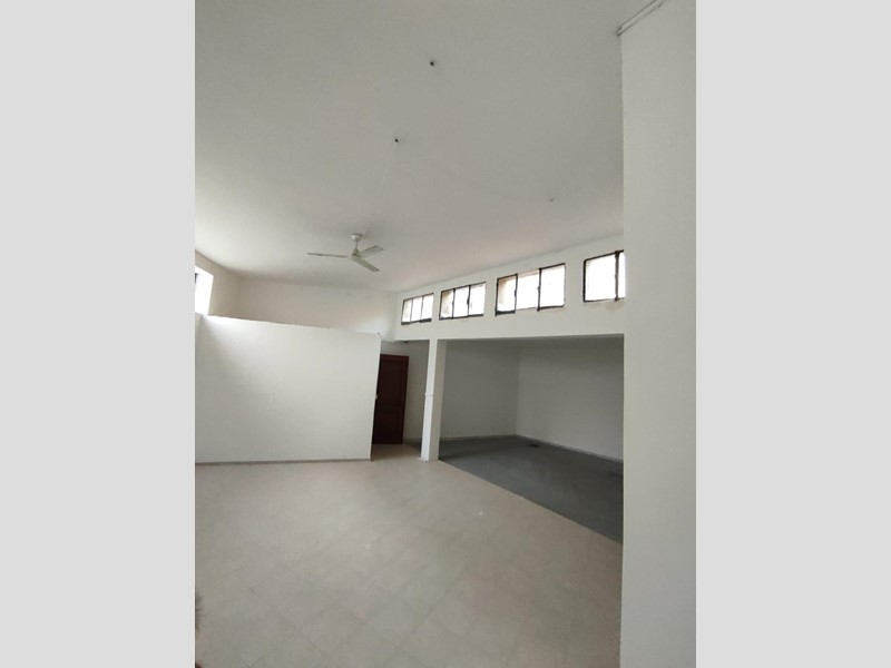 Laboratorio in Vendita a Carrara, 115'000&euro;, 124 m²