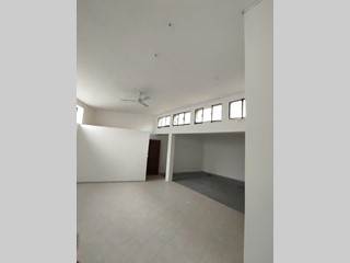 Laboratorio in Vendita a Carrara, 115'000&euro;, 124 m²