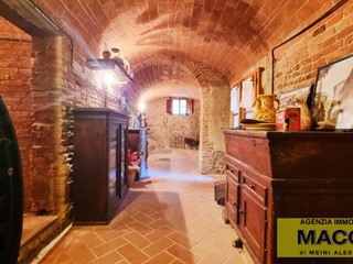 Casa Indipendente in Vendita a Terricciola, 220'000€, 430 m²