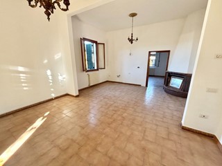 Bilocale in Vendita a Montopoli in Val d'Arno, zona San Romano, 90'000€, 50 m²