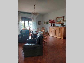 Appartamento in Vendita a Santa Croce sull'Arno, 165'000€, 140 m², con Box