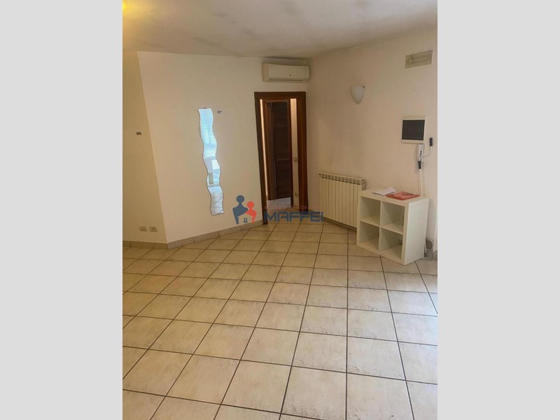 Villetta a schiera in Affitto a Viareggio, 850€, 90 m², arredato