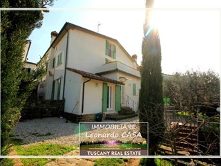 Casale in Vendita a Vinci, 290'000€, 150 m², arredato, con Box