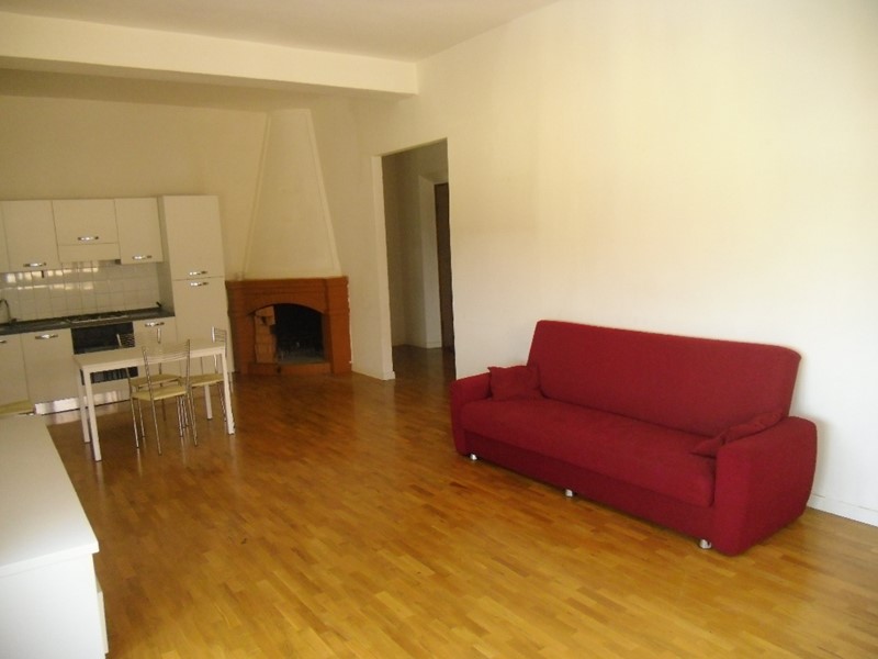 Trilocale in Vendita a Santa Maria a Monte, zona Montecalvoli Alto, 90'000€, 85 m², arredato
