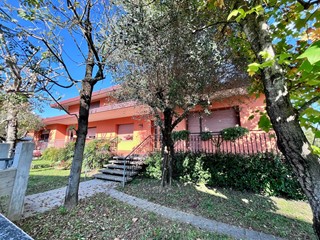 Casa Semi Indipendente in Vendita a Cordenons, 270'000€, 225 m²